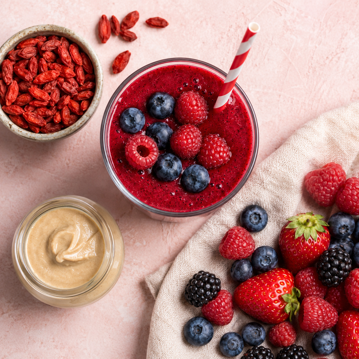 Beeren-Booster Smoothie mit Goji & Bio-Cashewmus