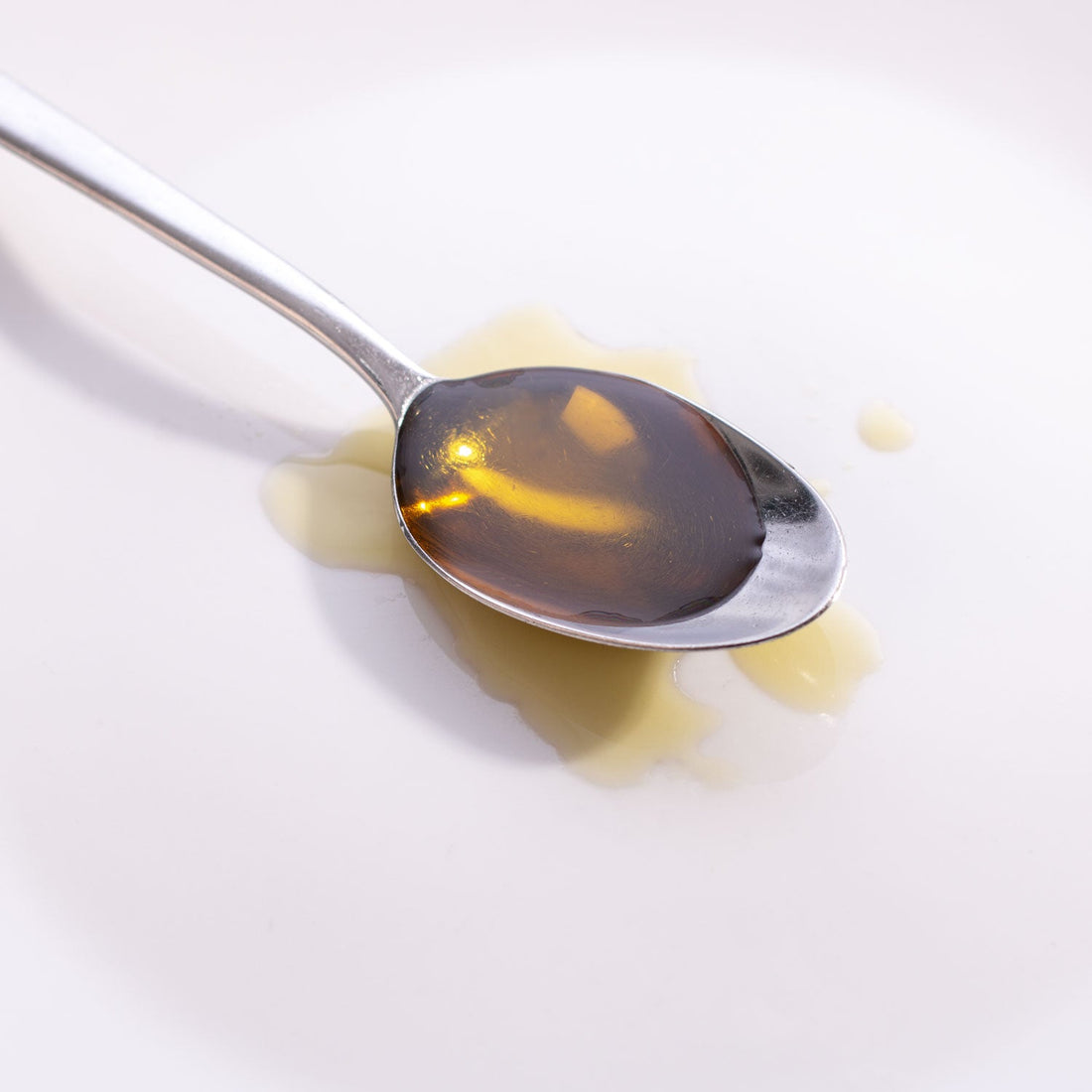 5 Rezepte mit Bio-Schwarzkümmelöl: So bringst du das aromatische Öl in deinen Alltag
